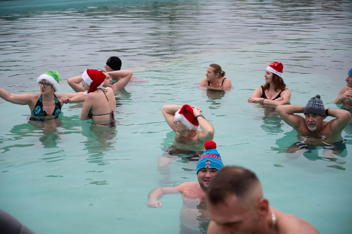 Świąteczna Akcja w Świętochłowicach: MotoMikołaje, Morsowanie i Bieg Mikołajowy na Rzecz Marzenia Justina / fot. Krzysztof Faber