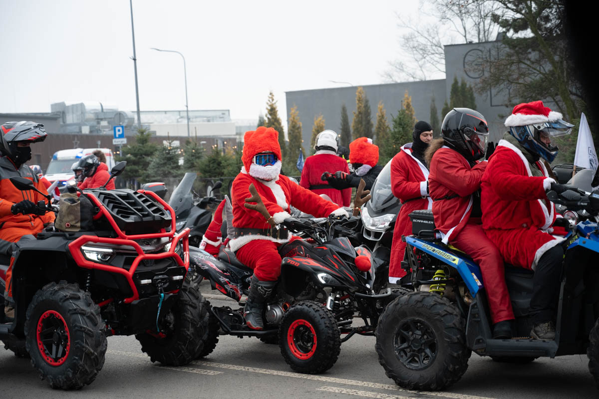 Świąteczna Akcja w Świętochłowicach: MotoMikołaje, Morsowanie i Bieg Mikołajowy na Rzecz Marzenia Justina / fot. Krzysztof Faber