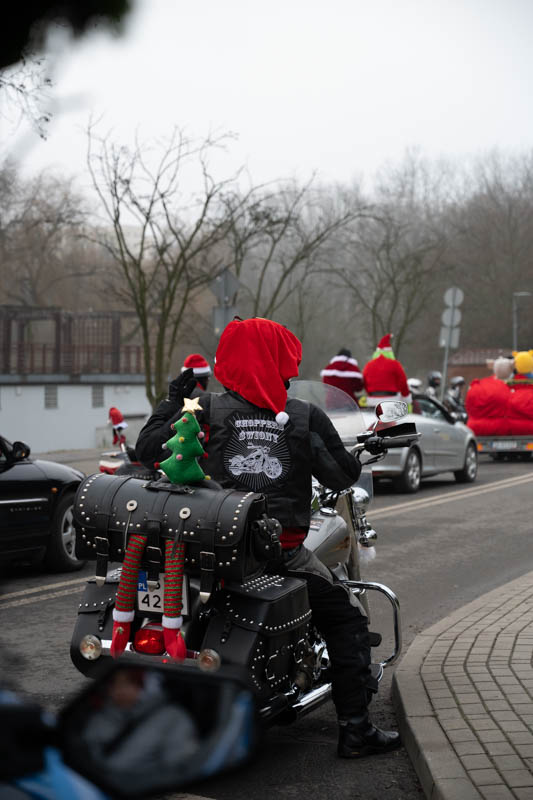 Świąteczna Akcja w Świętochłowicach: MotoMikołaje, Morsowanie i Bieg Mikołajowy na Rzecz Marzenia Justina / fot. Krzysztof Faber