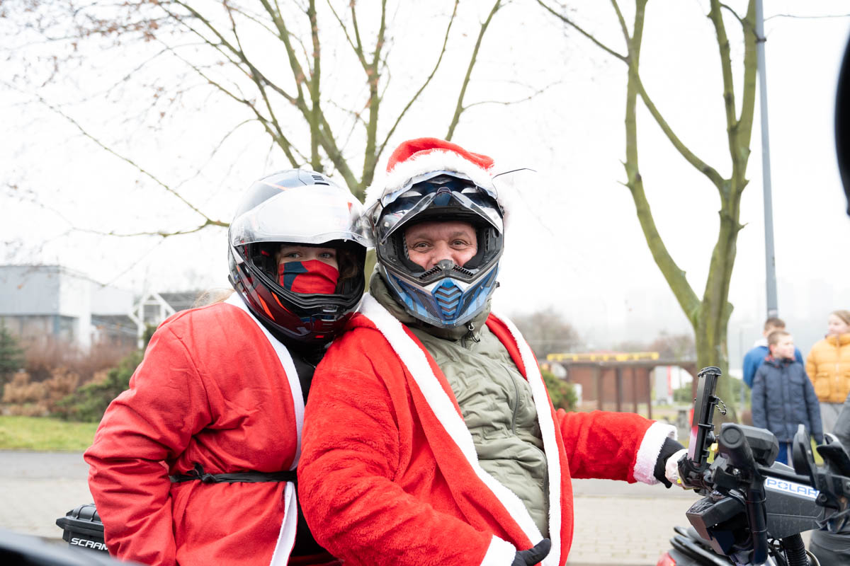 Świąteczna Akcja w Świętochłowicach: MotoMikołaje, Morsowanie i Bieg Mikołajowy na Rzecz Marzenia Justina / fot. Krzysztof Faber