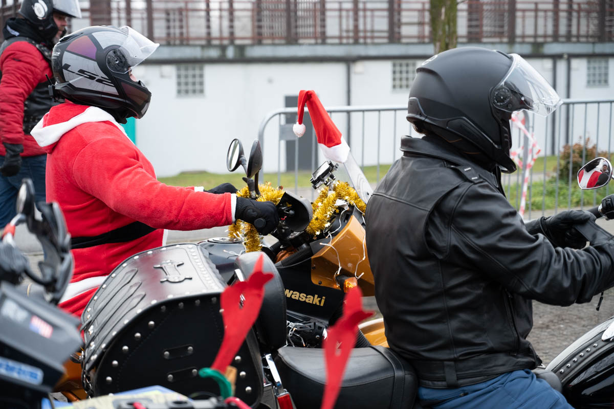 Świąteczna Akcja w Świętochłowicach: MotoMikołaje, Morsowanie i Bieg Mikołajowy na Rzecz Marzenia Justina / fot. Krzysztof Faber