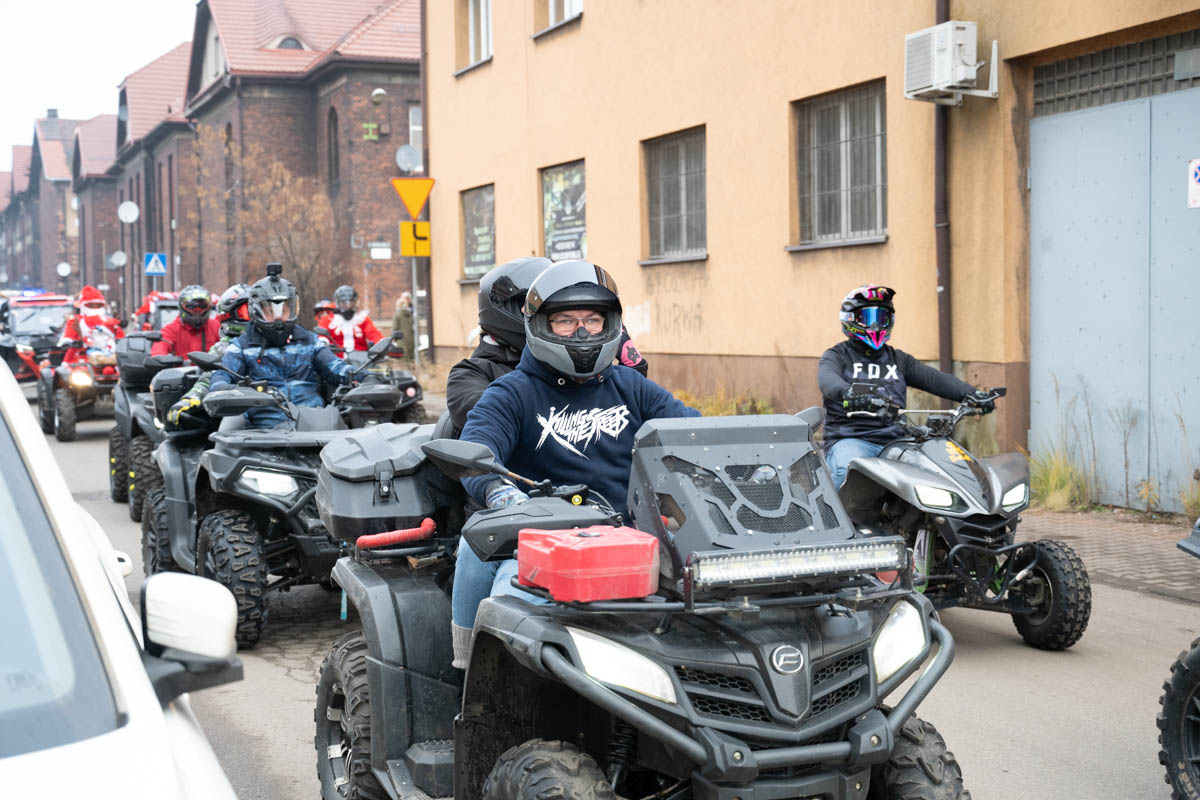 Świąteczna Akcja w Świętochłowicach: MotoMikołaje, Morsowanie i Bieg Mikołajowy na Rzecz Marzenia Justina / fot. Krzysztof Faber