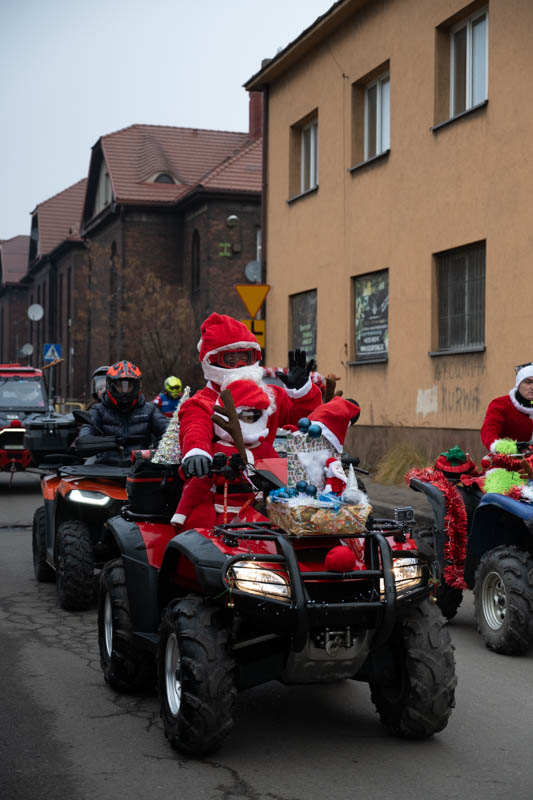 Świąteczna Akcja w Świętochłowicach: MotoMikołaje, Morsowanie i Bieg Mikołajowy na Rzecz Marzenia Justina / fot. Krzysztof Faber