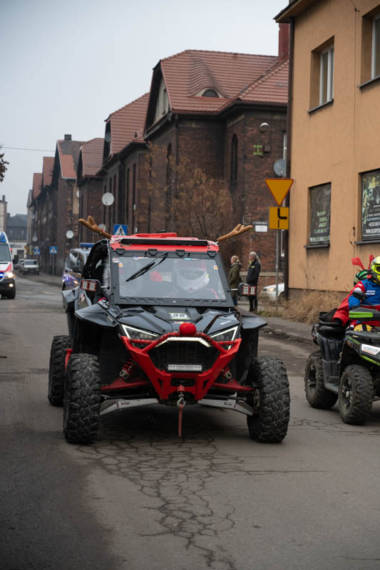 Świąteczna Akcja w Świętochłowicach: MotoMikołaje, Morsowanie i Bieg Mikołajowy na Rzecz Marzenia Justina / fot. Krzysztof Faber
