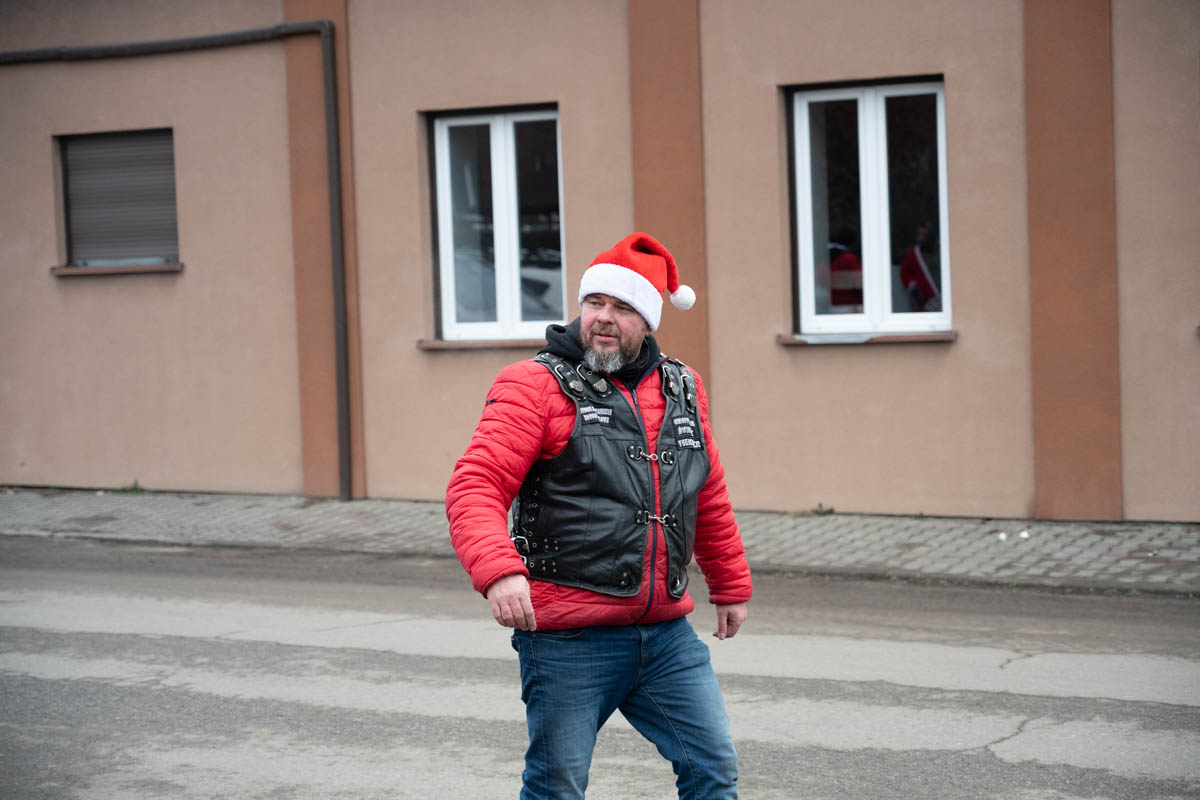 Świąteczna Akcja w Świętochłowicach: MotoMikołaje, Morsowanie i Bieg Mikołajowy na Rzecz Marzenia Justina / fot. Krzysztof Faber