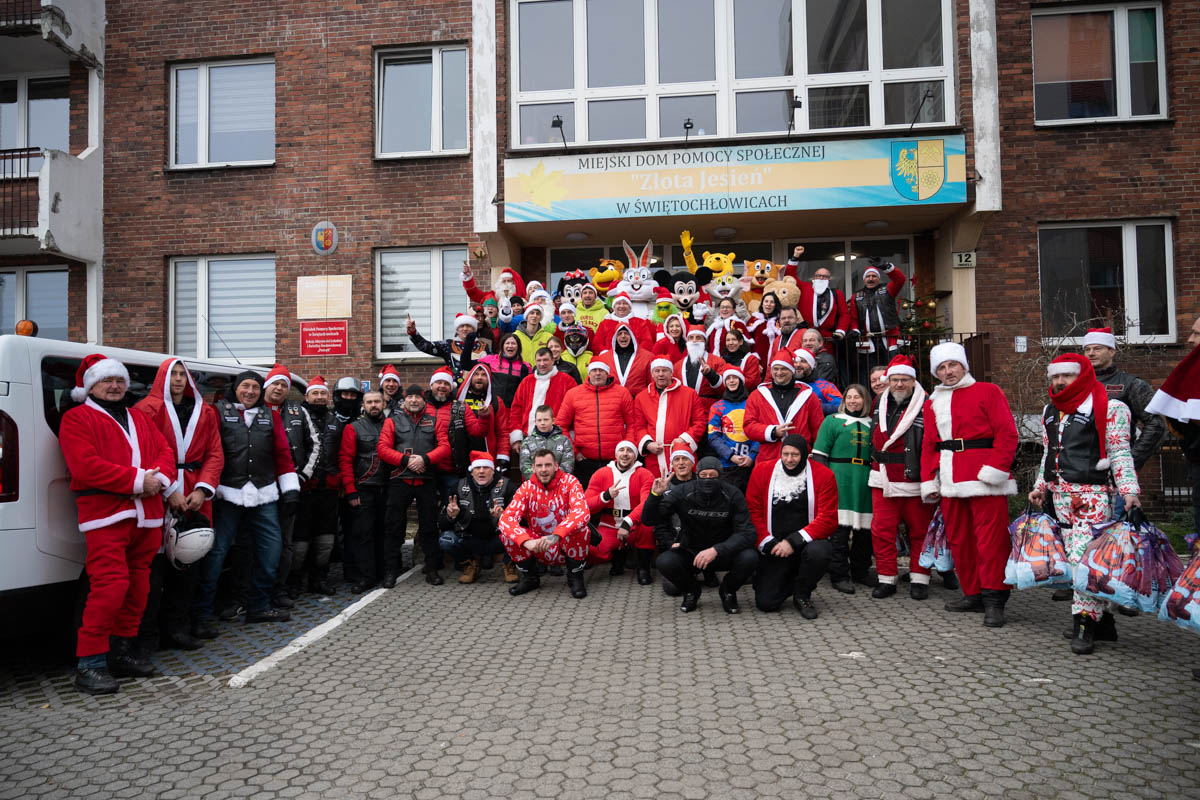 Świąteczna Akcja w Świętochłowicach: MotoMikołaje, Morsowanie i Bieg Mikołajowy na Rzecz Marzenia Justina / fot. Krzysztof Faber