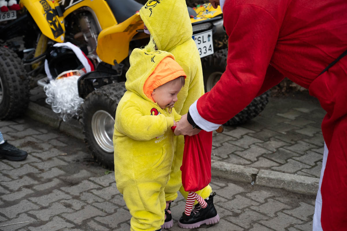 Świąteczna Akcja w Świętochłowicach: MotoMikołaje, Morsowanie i Bieg Mikołajowy na Rzecz Marzenia Justina / fot. Krzysztof Faber