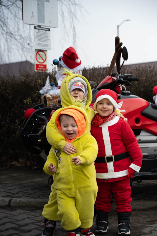 Świąteczna Akcja w Świętochłowicach: MotoMikołaje, Morsowanie i Bieg Mikołajowy na Rzecz Marzenia Justina / fot. Krzysztof Faber