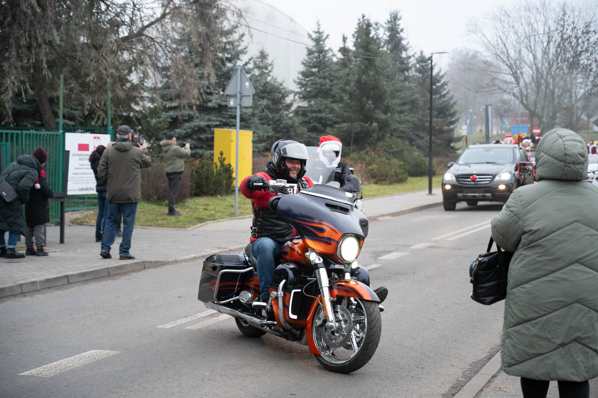 Świąteczna Akcja w Świętochłowicach: MotoMikołaje, Morsowanie i Bieg Mikołajowy na Rzecz Marzenia Justina / fot. Krzysztof Faber