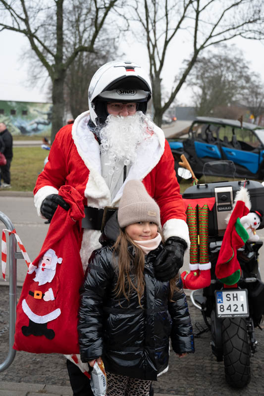 Świąteczna Akcja w Świętochłowicach: MotoMikołaje, Morsowanie i Bieg Mikołajowy na Rzecz Marzenia Justina / fot. Krzysztof Faber