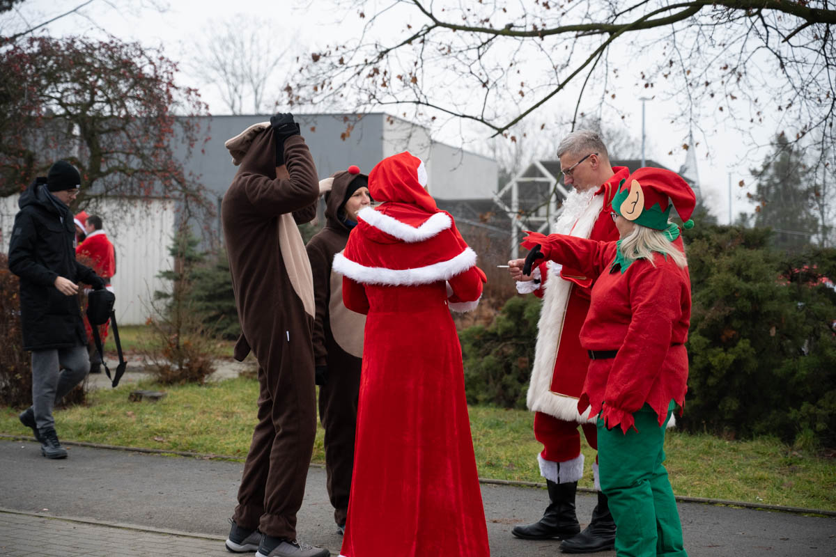 Świąteczna Akcja w Świętochłowicach: MotoMikołaje, Morsowanie i Bieg Mikołajowy na Rzecz Marzenia Justina / fot. Krzysztof Faber