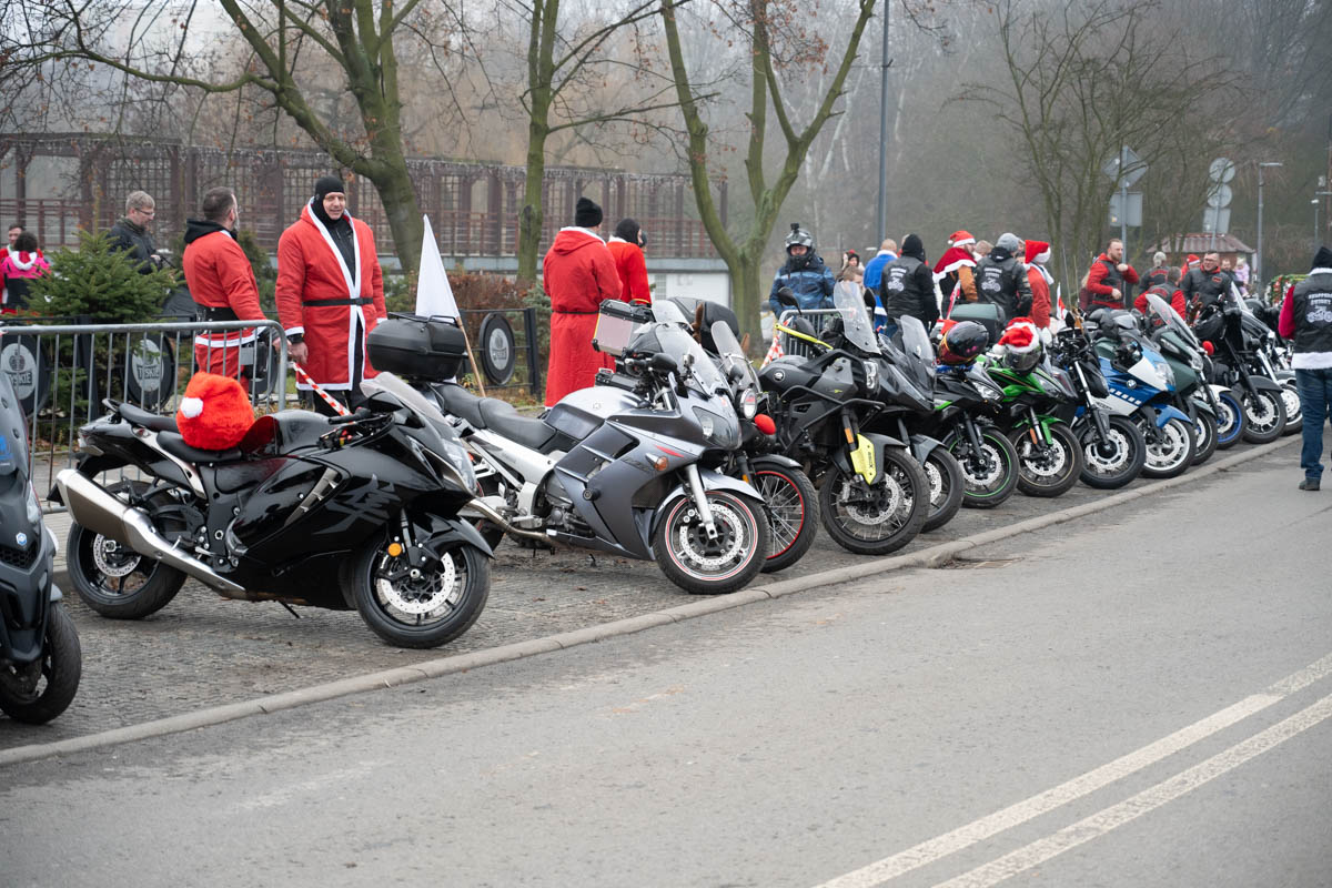 Świąteczna Akcja w Świętochłowicach: MotoMikołaje, Morsowanie i Bieg Mikołajowy na Rzecz Marzenia Justina / fot. Krzysztof Faber