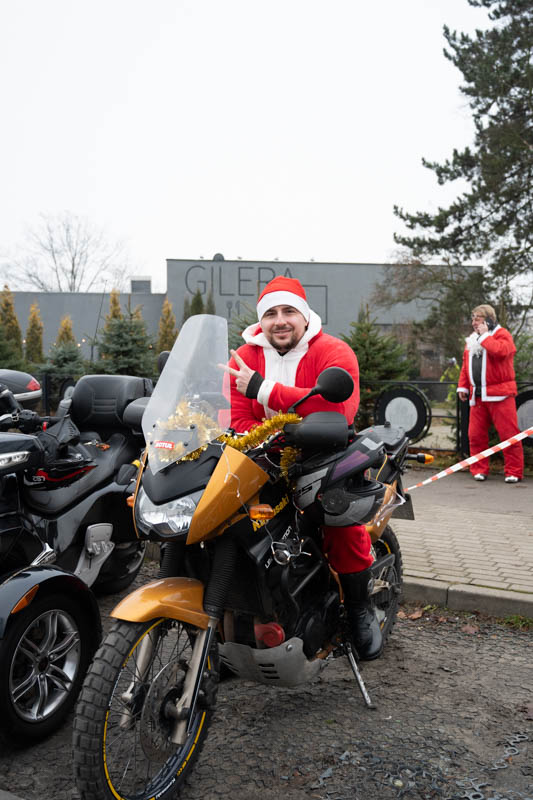 Świąteczna Akcja w Świętochłowicach: MotoMikołaje, Morsowanie i Bieg Mikołajowy na Rzecz Marzenia Justina / fot. Krzysztof Faber