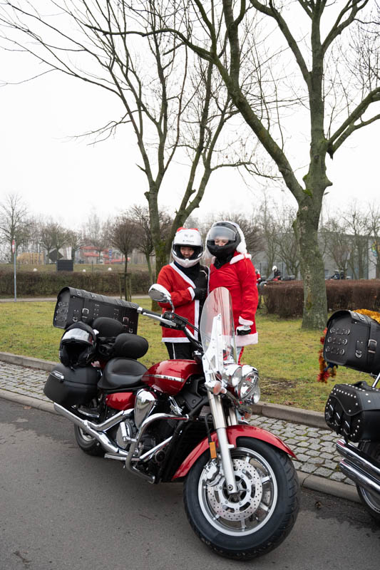 Świąteczna Akcja w Świętochłowicach: MotoMikołaje, Morsowanie i Bieg Mikołajowy na Rzecz Marzenia Justina / fot. Krzysztof Faber