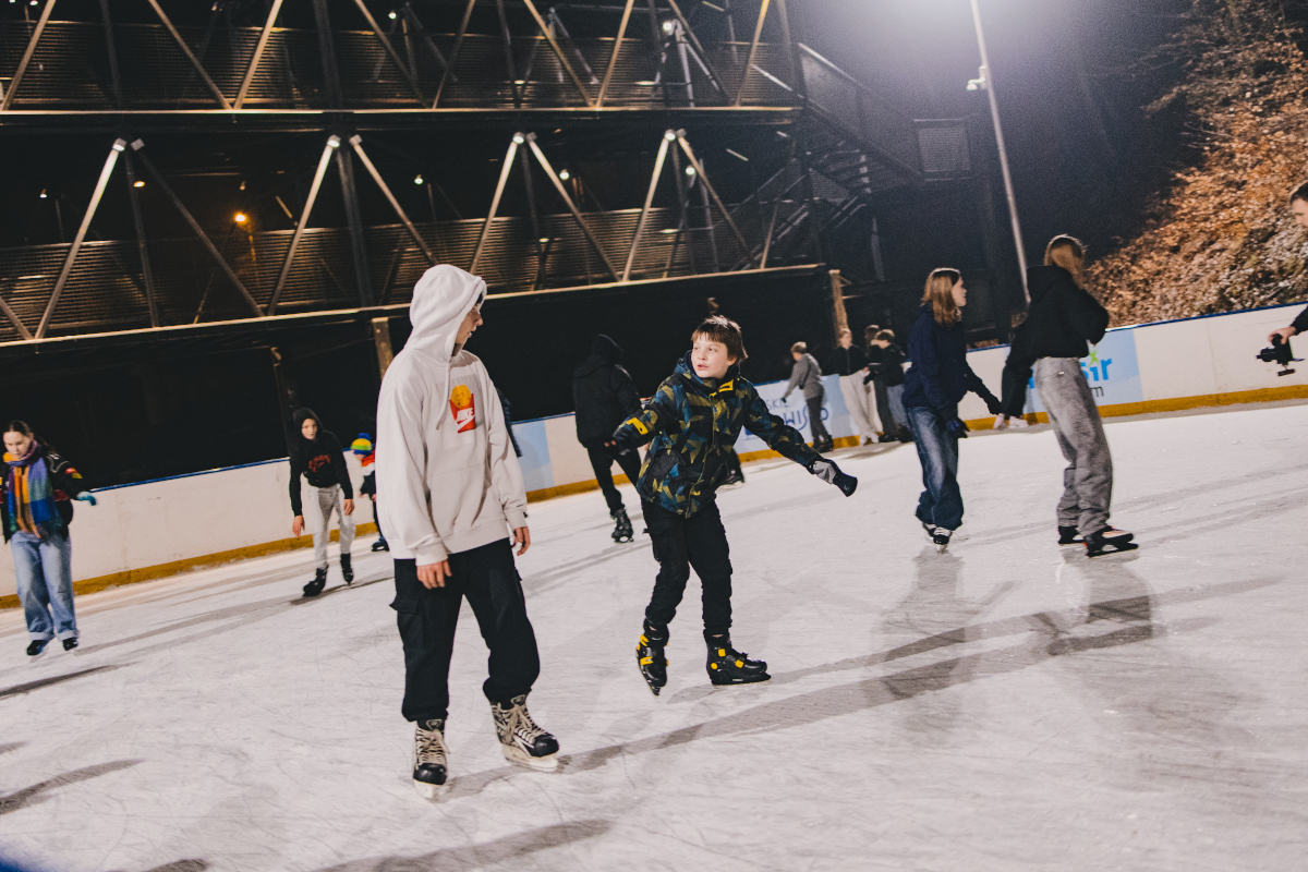 Lodowisko w Wodzisławiu Śląskim już działa. Nowa lokalizacja i ceny wejść