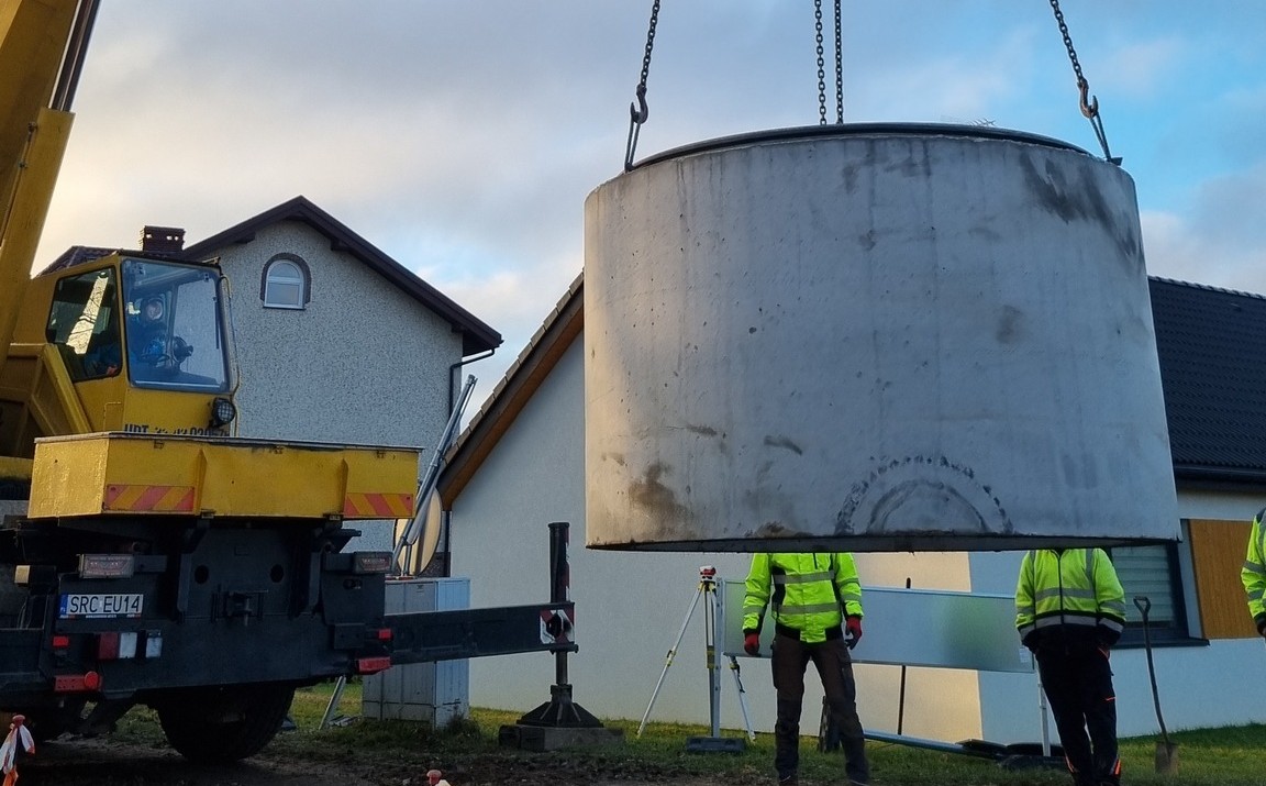 Nowa nawierzchnia i odwodnienie: remont ulicy Strażackiej w Wodzisławiu