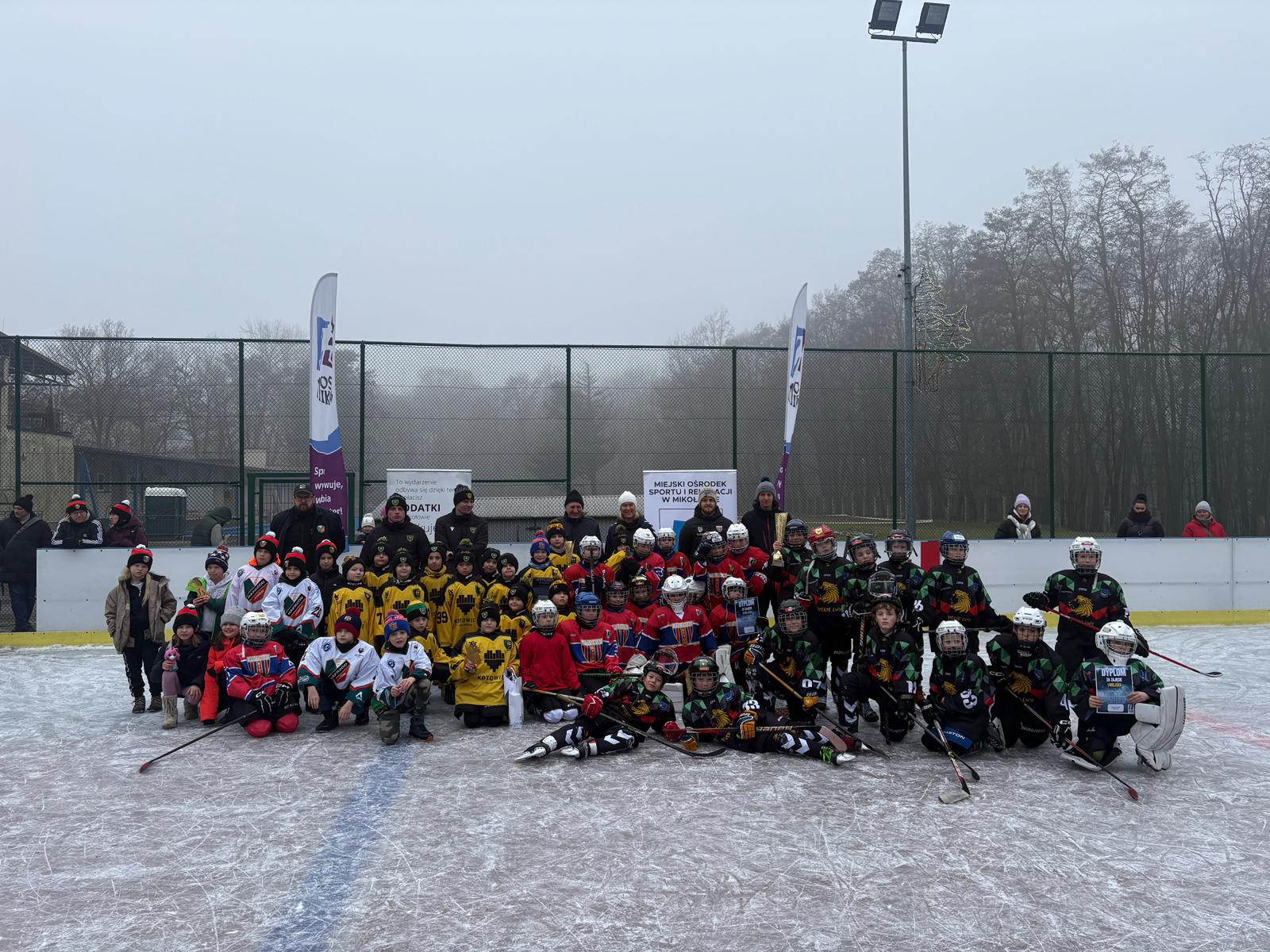XV Turniej Mini-Hokeja o Puchar Dyrektora MOSiR Mikołów – pasja i emocje na lodzie [FOTO]