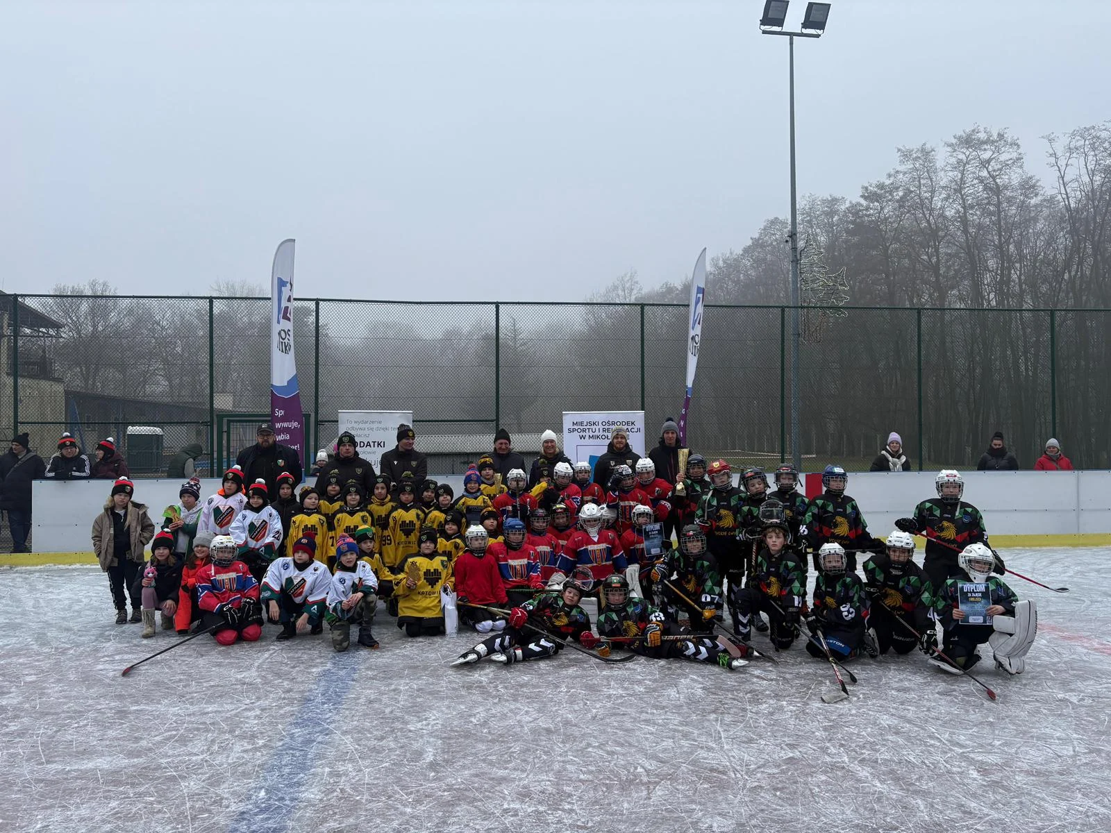 XV Turniej Mini-Hokeja o Puchar Dyrektora MOSiR Mikołów – pasja i emocje na lodzie [FOTO]