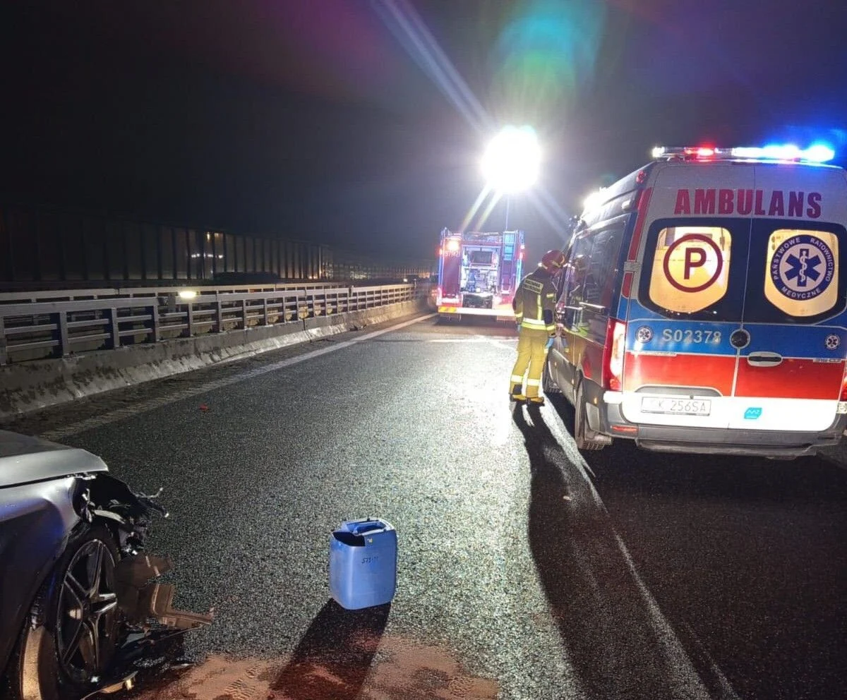 Na autostradzie A4 doszło do wypadku z udziałem dwóch samochodów osobowych!