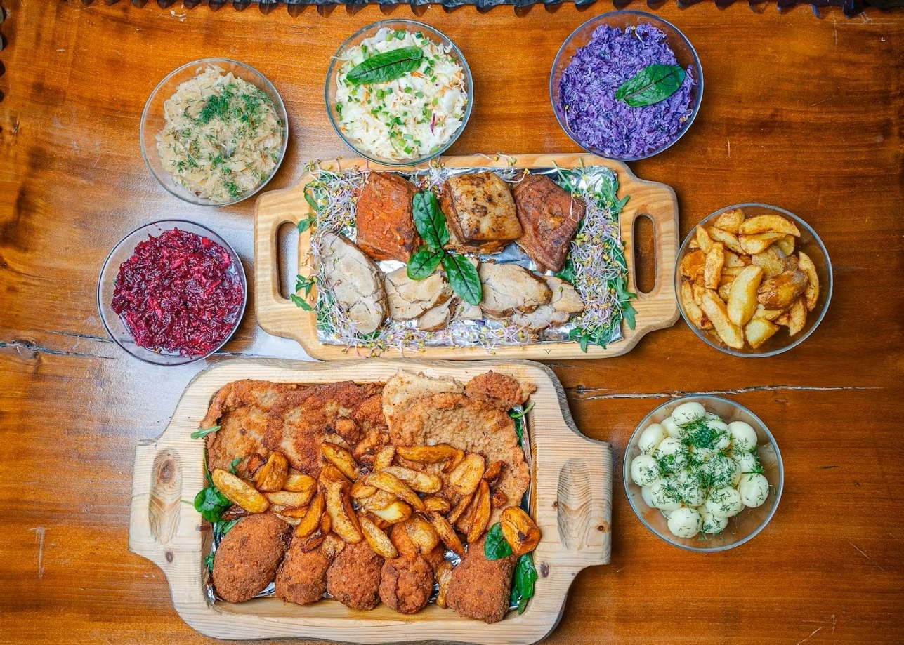 Koryta mięsne w Sosnowcu - góralska tradycja, która łączy ludzi przy jednym stole