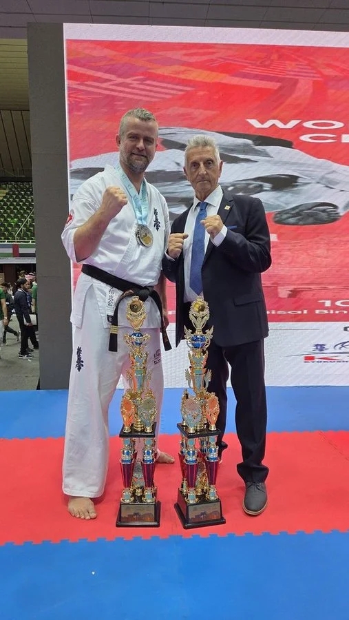 Sensei Dariusz Kudyk z Żor na podium MŚ KWF / fot. UM Żory