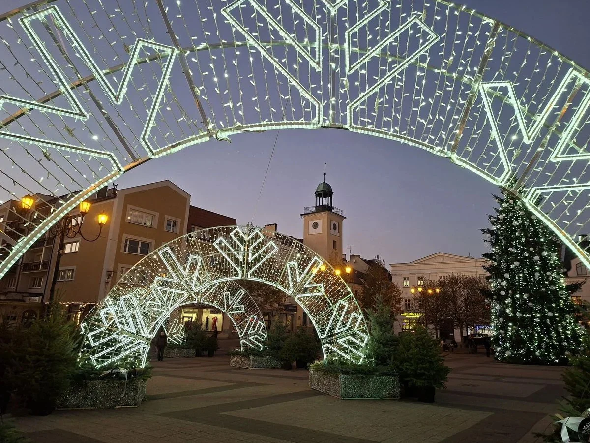 Rybnicki rynek rozbrzmiewa kolędami – dołącz do wspólnego śpiewu
