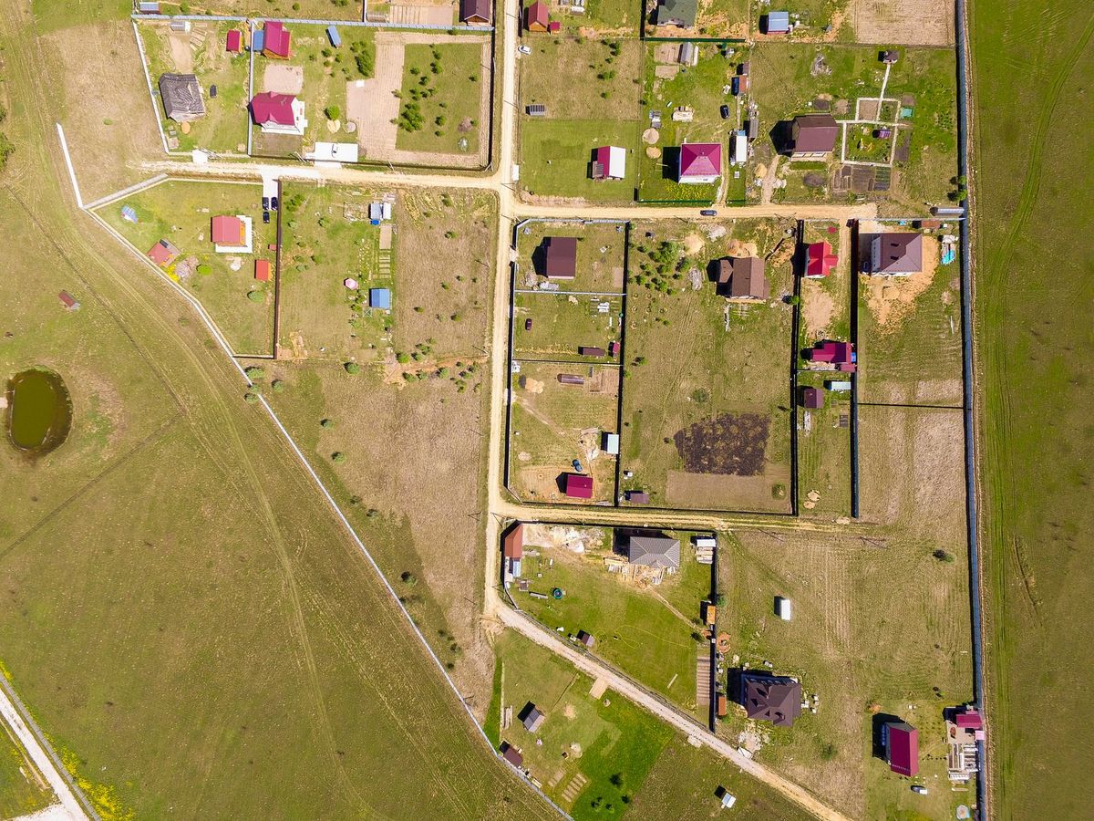 Ogrodzenie, budowa i… cudzy grunt. Najczęstsze przyczyny sporów o granice działek w Rybniku