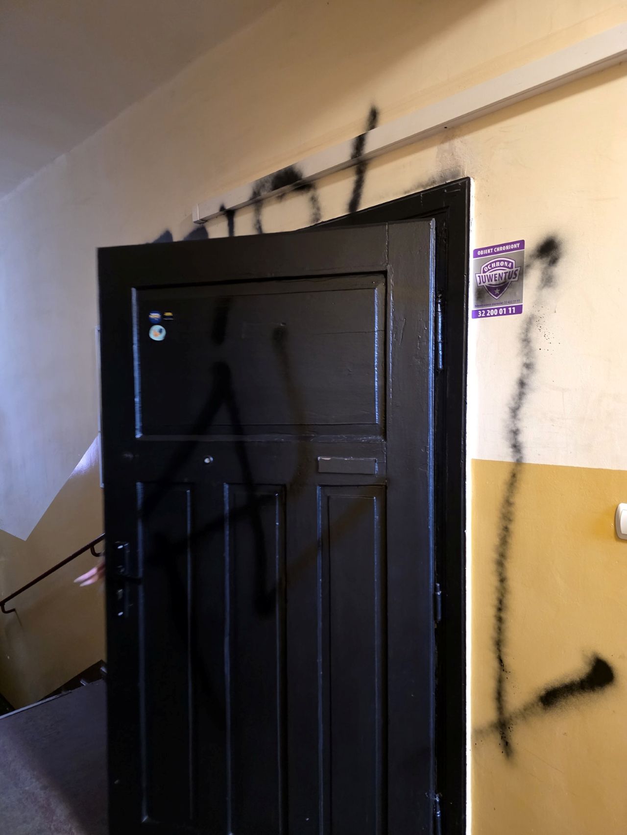 Wandale zdewastowali biuro Łukasza Kohuta