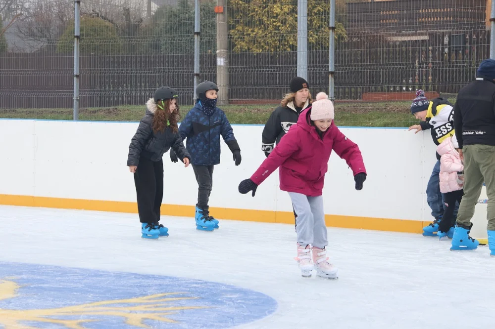 Harmonogram otwarcia lodowiska w Orzeszu na Święta i Nowy Rok