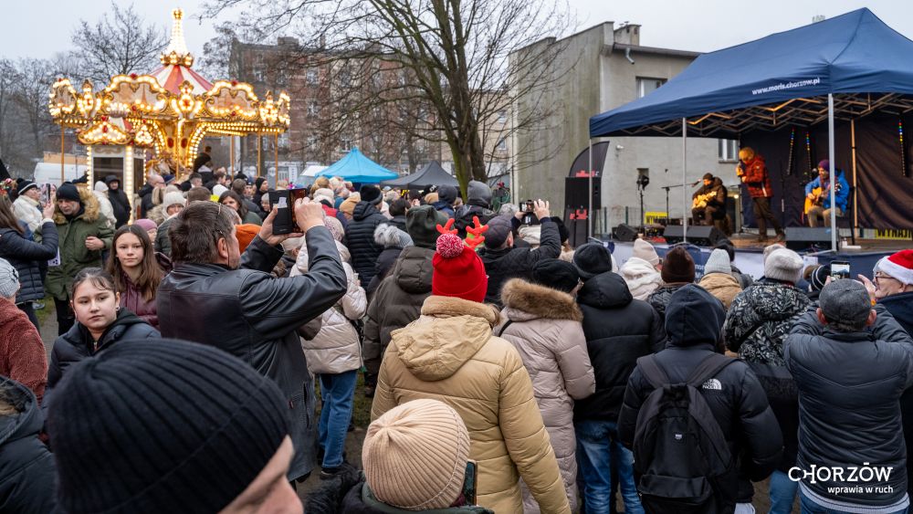 Magiczny Jarmark na Bocznej w Chorzowie. Tłumy mieszkańców i świąteczna atmosfera