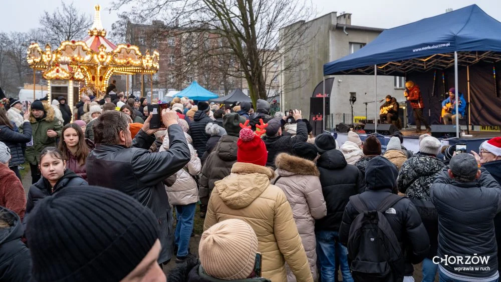 Magiczny Jarmark na Bocznej w Chorzowie. Tłumy mieszkańców i świąteczna atmosfera
