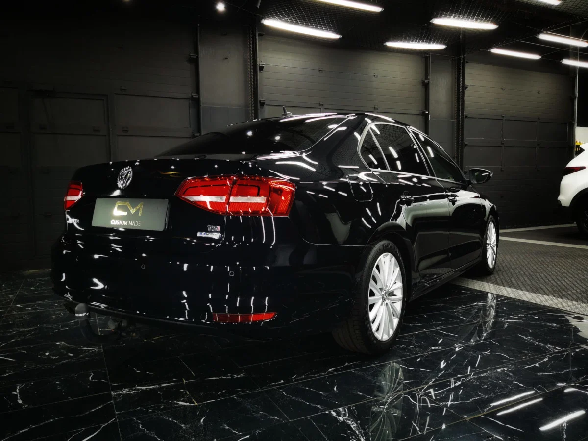 Jak sprawić, by auto wyglądało jak nowe? Renowacja lakieru i zabezpieczenie ceramiczne