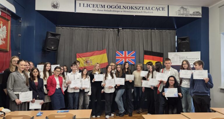 Młodzi lingwiści nagrodzeni. Rejonowy Konkurs Dwujęzyczny w I LO rozstrzygnięty