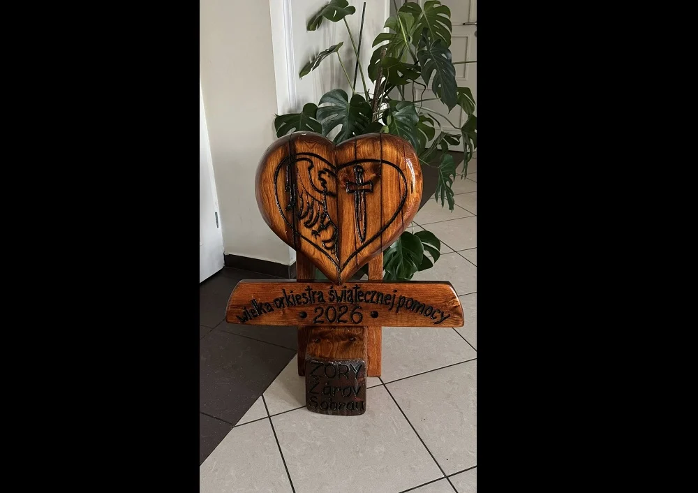 Drewniane serce dla Żor – wzruszający gest Pana Romana