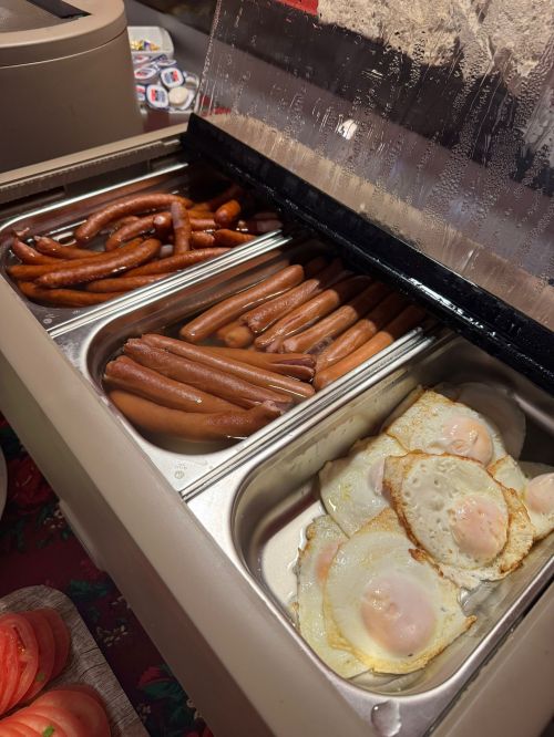 Jak zacząć dzień od dobrego śniadania? Bufet śniadaniowy jako praktyczne rozwiązanie