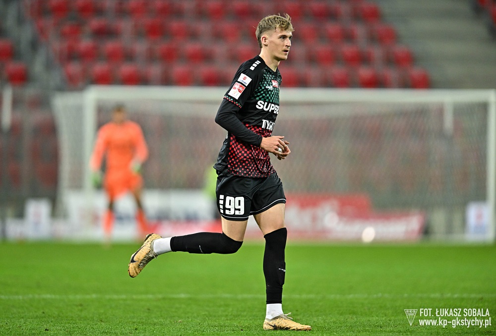 Woudstra odchodzi z GKS Tychy z powodu kontuzji, Wuwer wzmacnia drużynę na wypożyczeniu