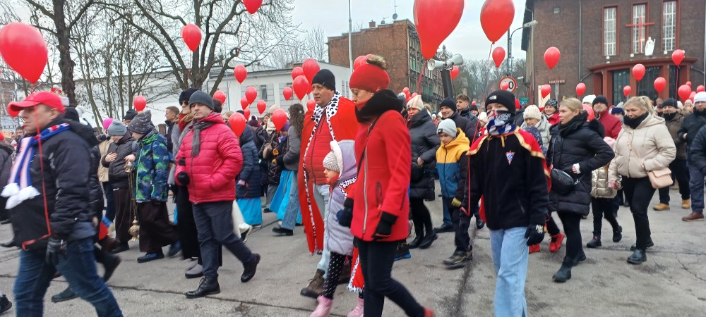 Orszak Trzech Króli 2026 w Zabrzu. Ulicami miasta przeszedł barwny pochód / fot. Sara Synowiec