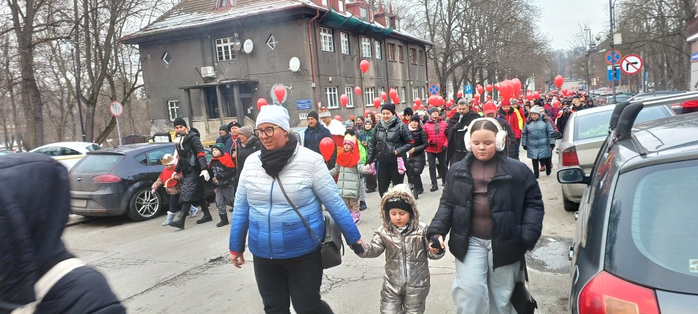 Orszak Trzech Króli 2026 w Zabrzu. Ulicami miasta przeszedł barwny pochód / fot. Sara Synowiec