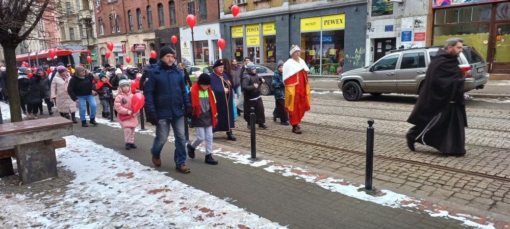 Orszak Trzech Króli 2026 w Zabrzu. Ulicami miasta przeszedł barwny pochód / fot. Sara Synowiec