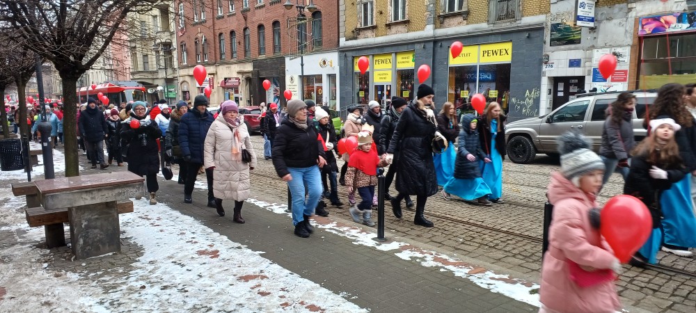 Orszak Trzech Króli 2026 w Zabrzu. Ulicami miasta przeszedł barwny pochód / fot. Sara Synowiec