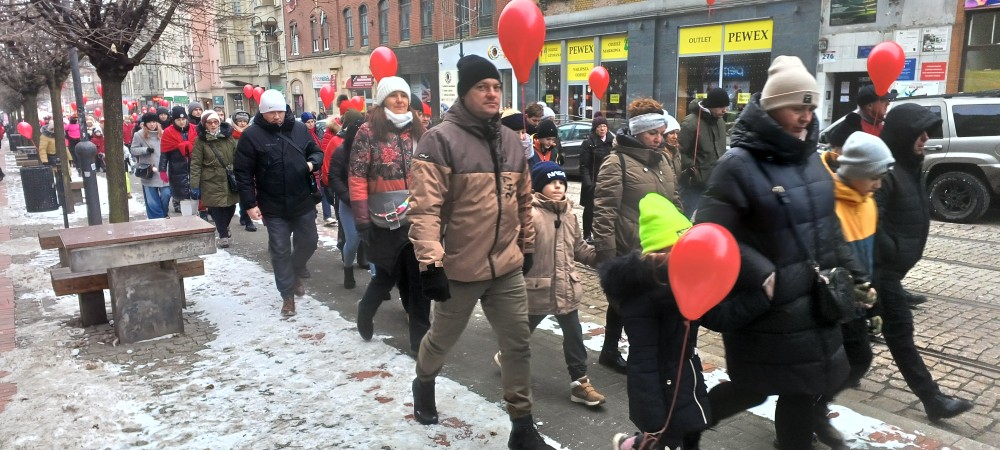 Orszak Trzech Króli 2026 w Zabrzu. Ulicami miasta przeszedł barwny pochód / fot. Sara Synowiec