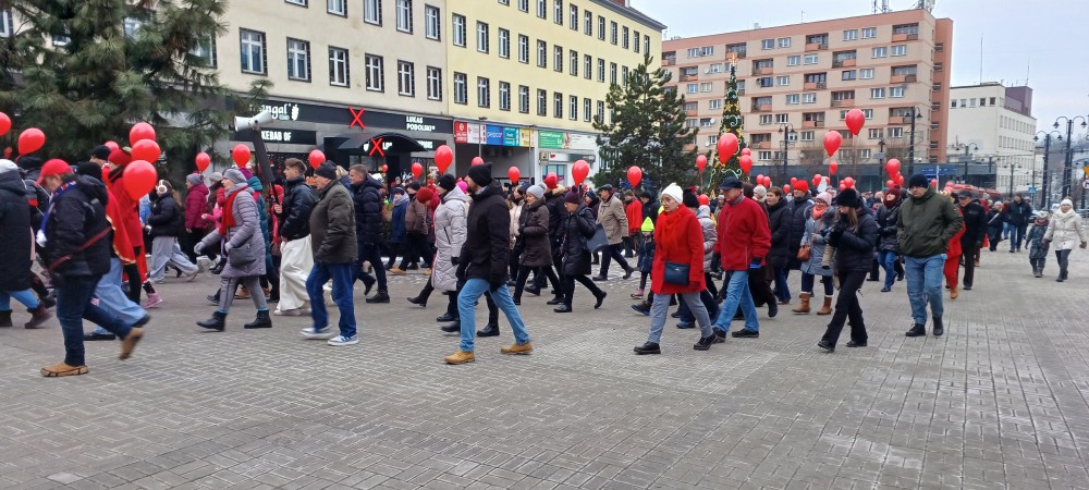 Orszak Trzech Króli 2026 w Zabrzu. Ulicami miasta przeszedł barwny pochód / fot. Sara Synowiec
