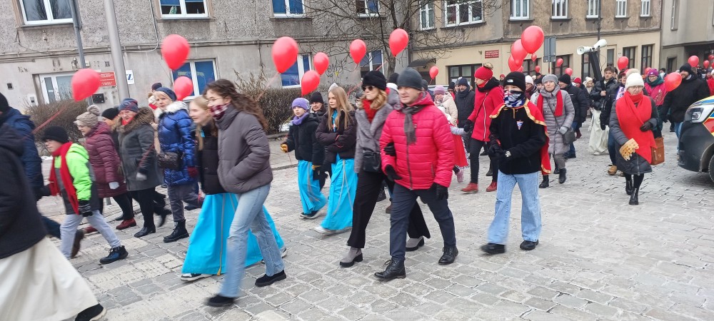 Orszak Trzech Króli 2026 w Zabrzu. Ulicami miasta przeszedł barwny pochód / fot. Sara Synowiec