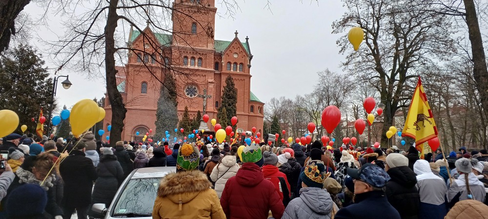 Orszak Trzech Króli 2026 w Zabrzu. Ulicami miasta przeszedł barwny pochód / fot. Sara Synowiec