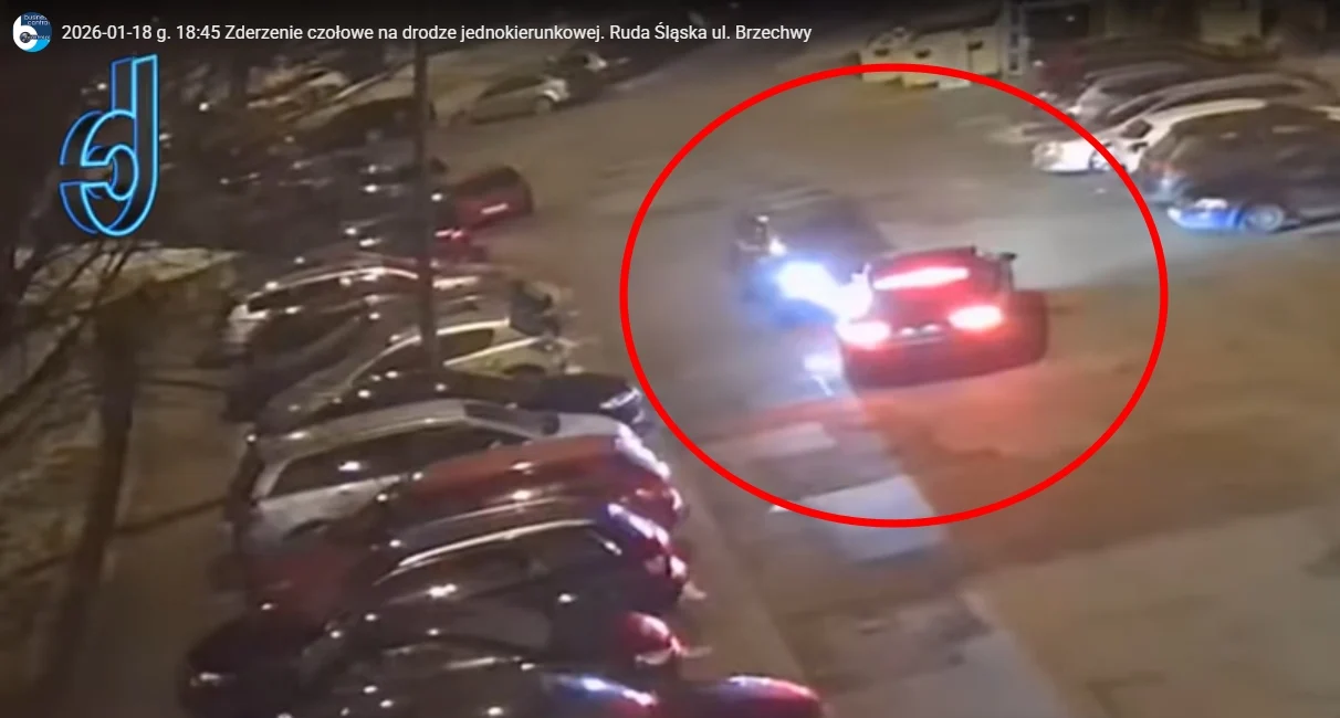 Zderzenie czołowe na ul. Brzechwy. Kierowca jechał pod prąd na drodze jednokierunkowej [FILM]