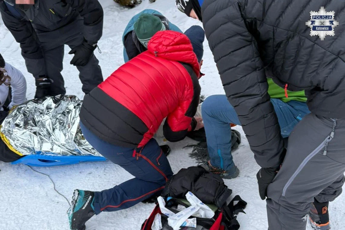 Katowicki policjant ratuje turystę w Tatrach poza służbą – bohater w akcji