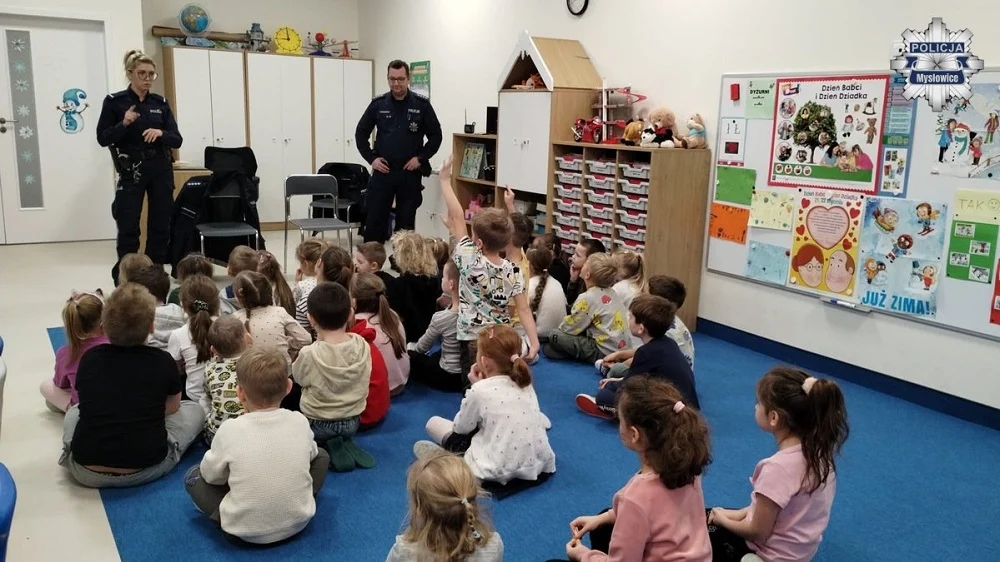 Dzielnicowi w Zespole Szkolno-Przedszkolnym nr 3: bezpieczeństwo na ferie zimowe