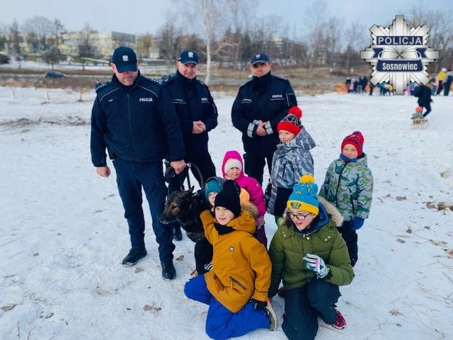 Policjanci na stoku w Sosnowcu. Akcja „Kręci mnie bezpieczeństwo w zimie”