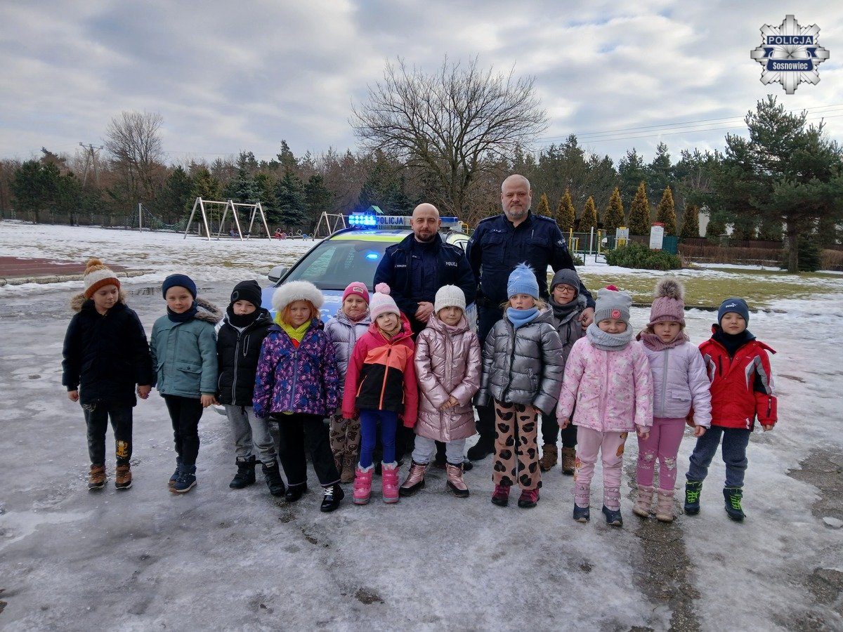 Dzielnicowi z sosnowieckiego komisariatu IV edukowali dzieci w SP 21