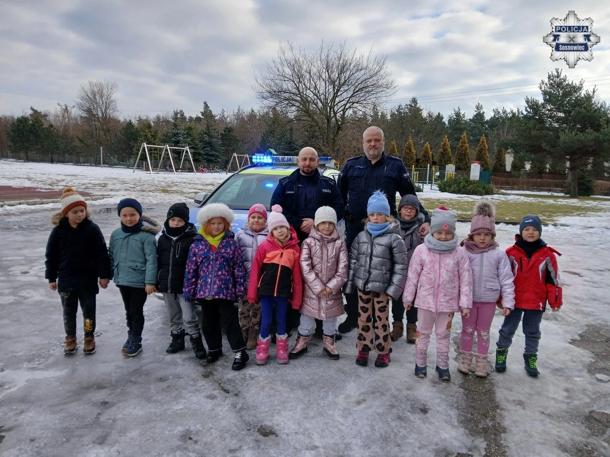 Dzielnicowi z sosnowieckiego komisariatu IV edukowali dzieci w SP 21